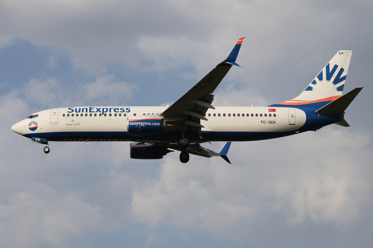 TC-SEK (Samoloty » Spotting na EPWA » Boeing 737-800 » SunExpress)