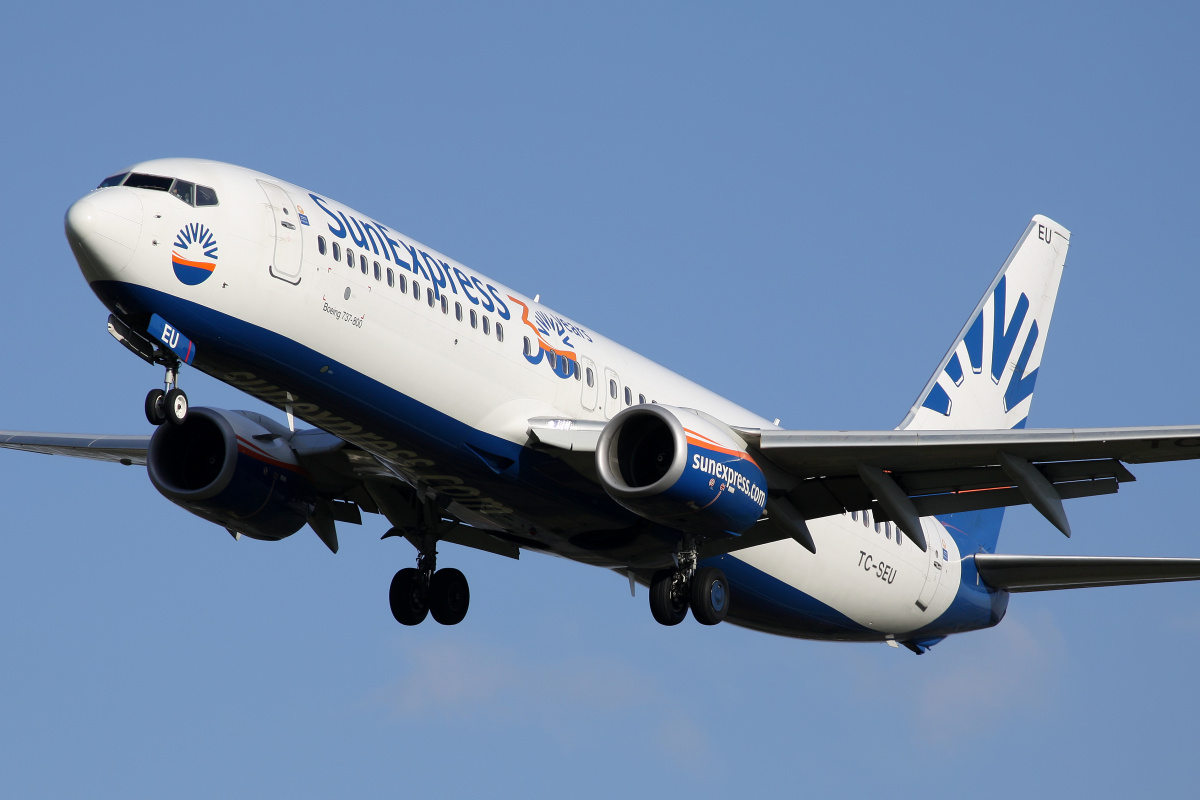 TC-SEU (30 years livery) (Aircraft » EPWA Spotting » Boeing 737-800 » SunExpress)