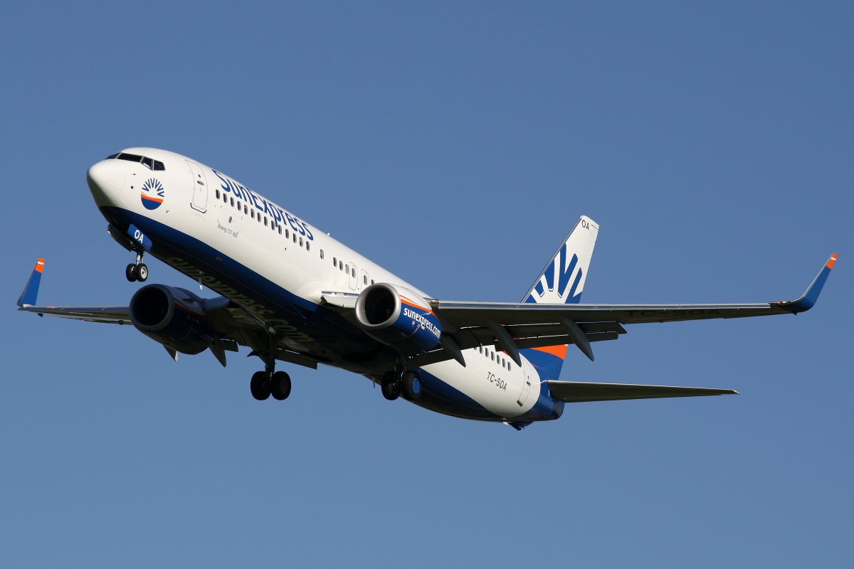 TC-SOA (Aircraft » EPWA Spotting » Boeing 737-800 » SunExpress)