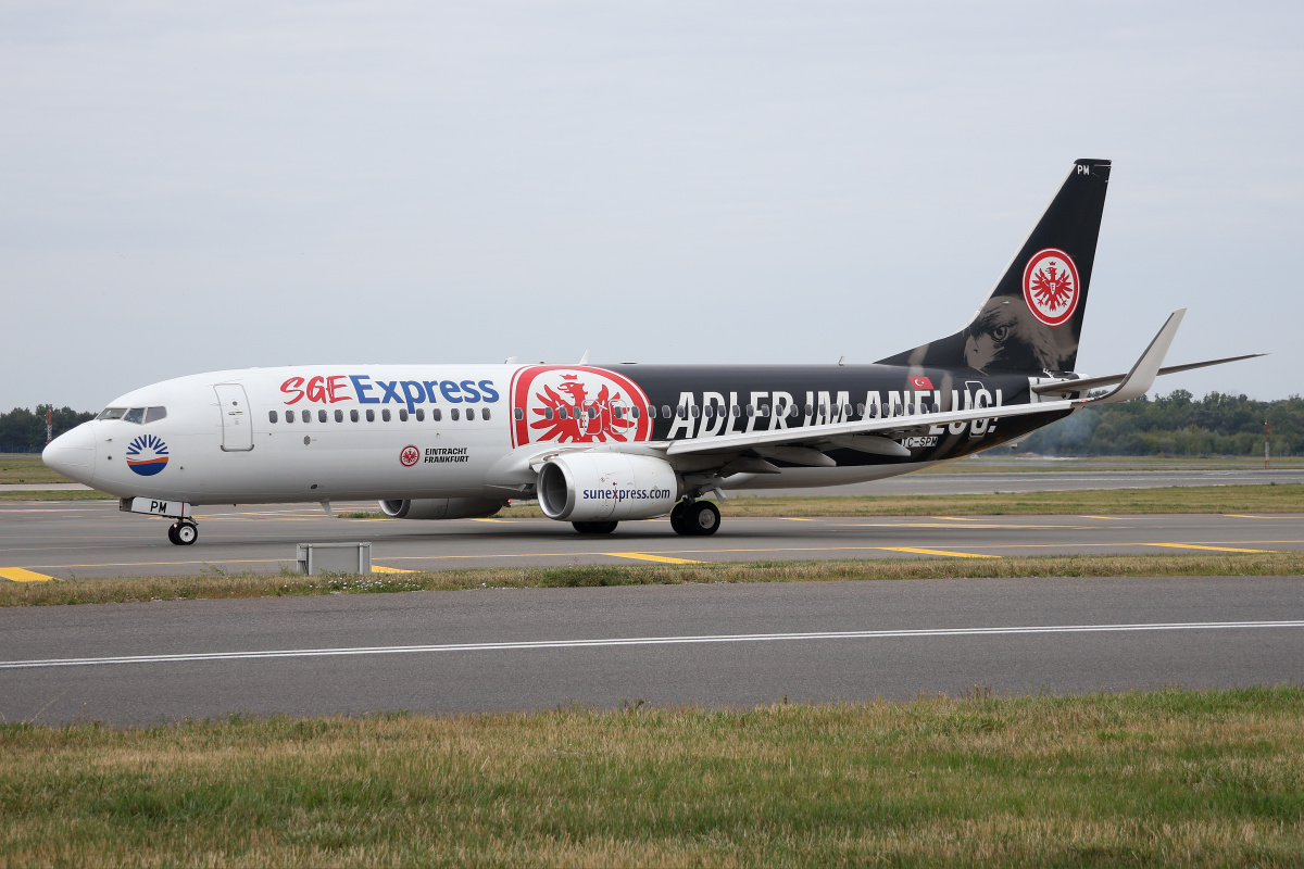 TC-SPM ("Eintracht Frankfurt: Adler im Anflug!" livery)