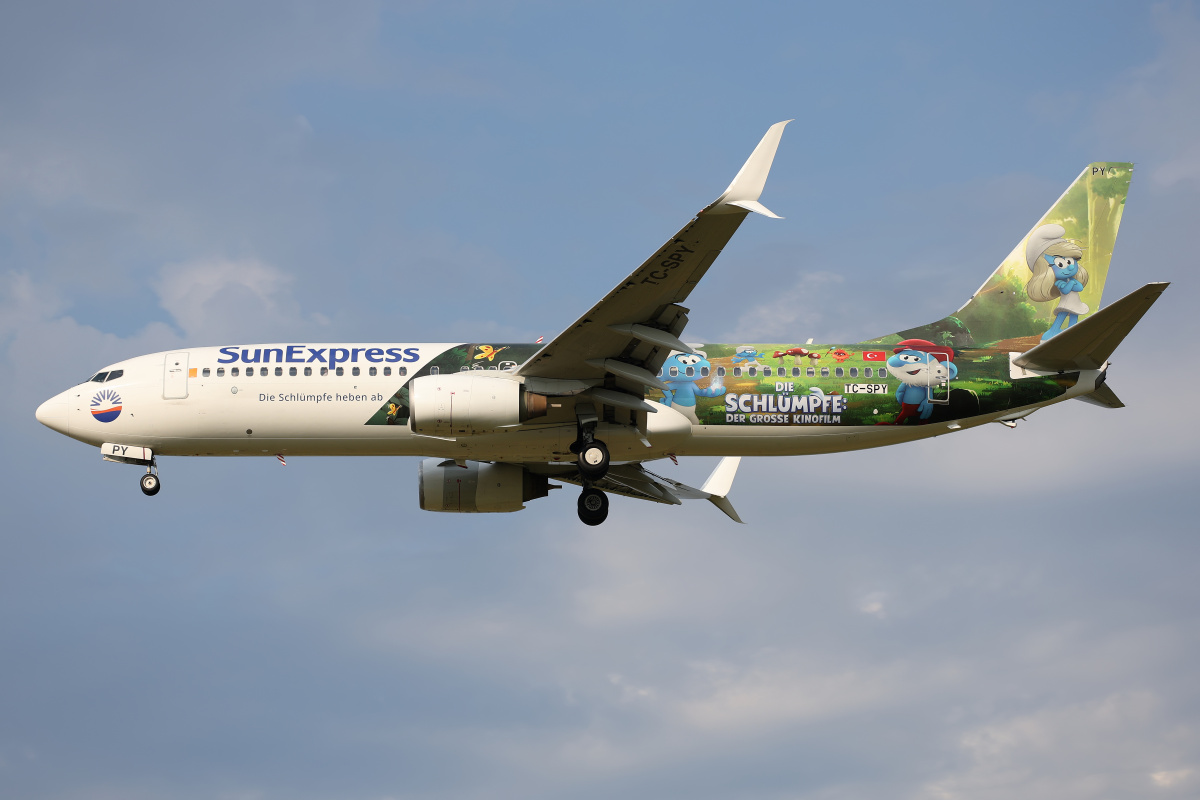 TC-SPY (The Smurfs movie livery)