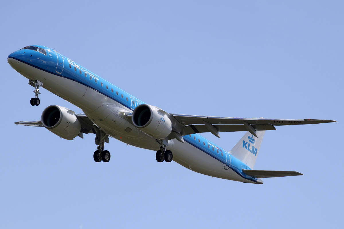 PH-NXC (Aircraft » EPWA Spotting » Embraer E195-E2 (E190-400) » KLM Cityhopper)