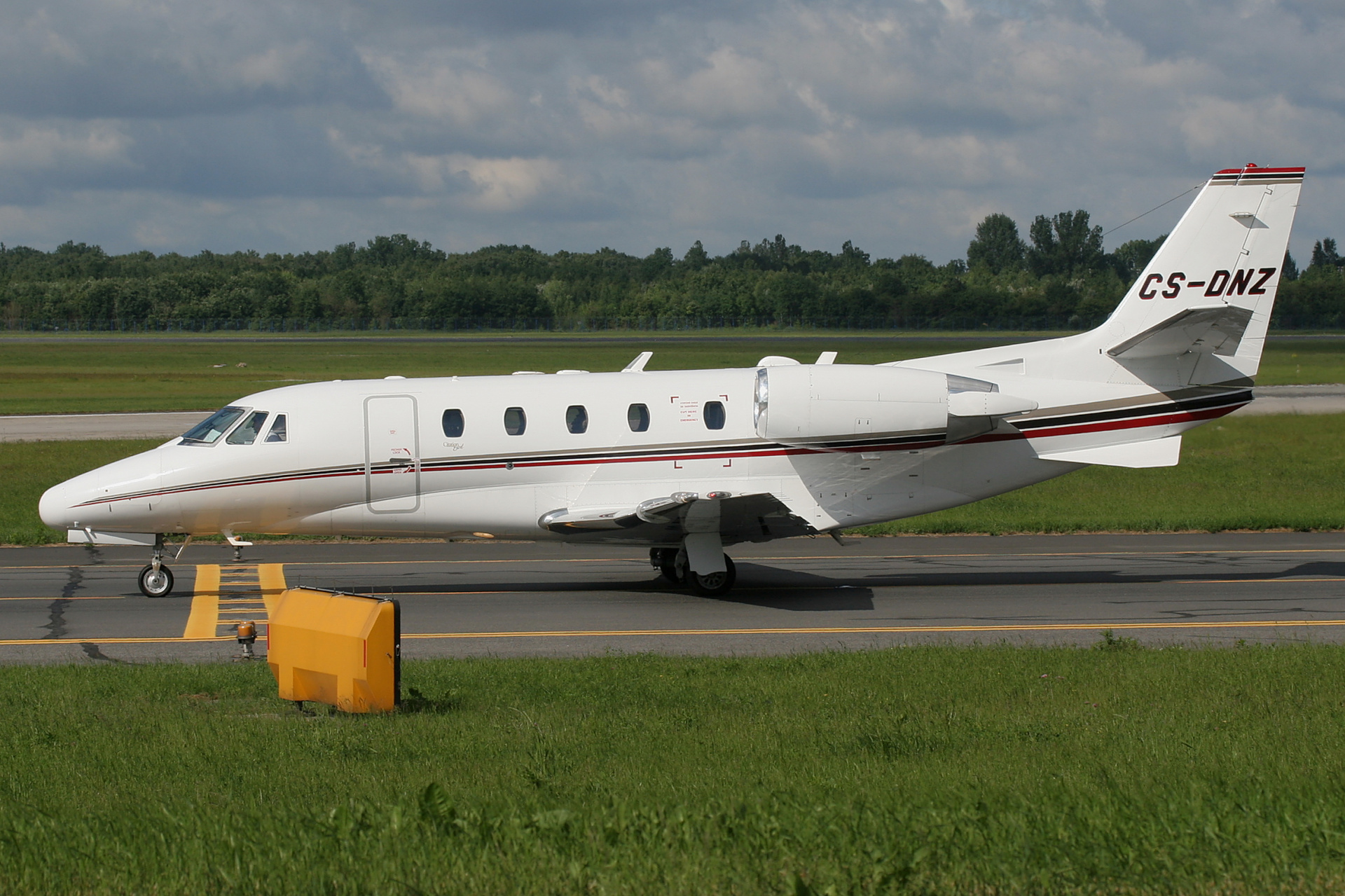 Citation Excel, CS-DNZ (Samoloty » Spotting na EPWA » Cessna 560XL » NetJets Europe)