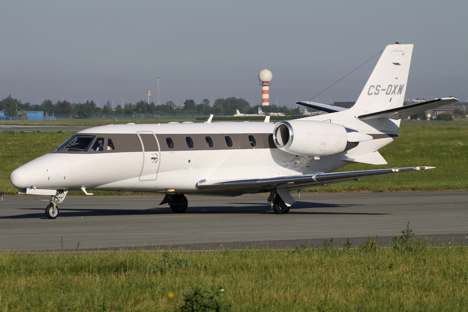 Citation XLS, CS-DXW (Samoloty » Spotting na EPWA » Cessna 560XL » NetJets Europe)