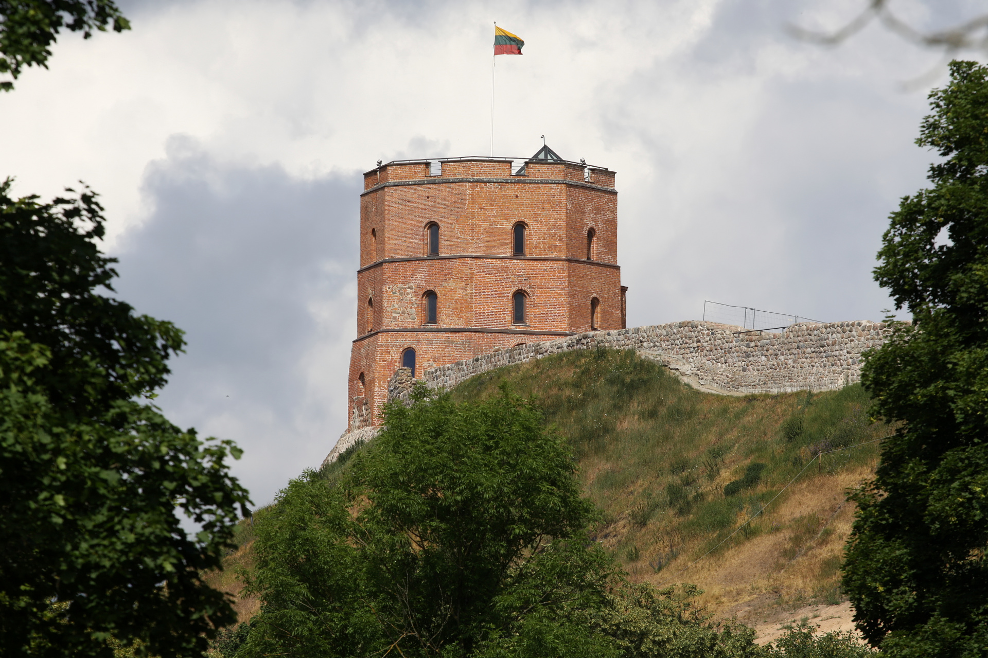 Gediminas' Tower from Vilnia shore (Travels » Vilnius)