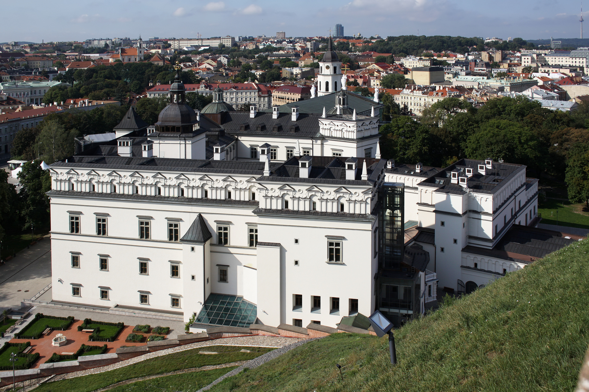 Palace of the Grand Dukes of Lithuania from Gediminas' Castle (Travels » Vilnius)