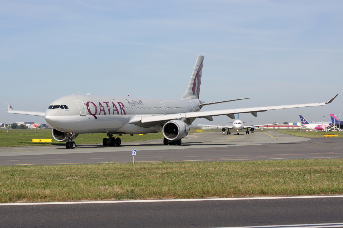 A7-AEO (Samoloty » Spotting na EPWA » Airbus A330-300 » Qatar Airways)