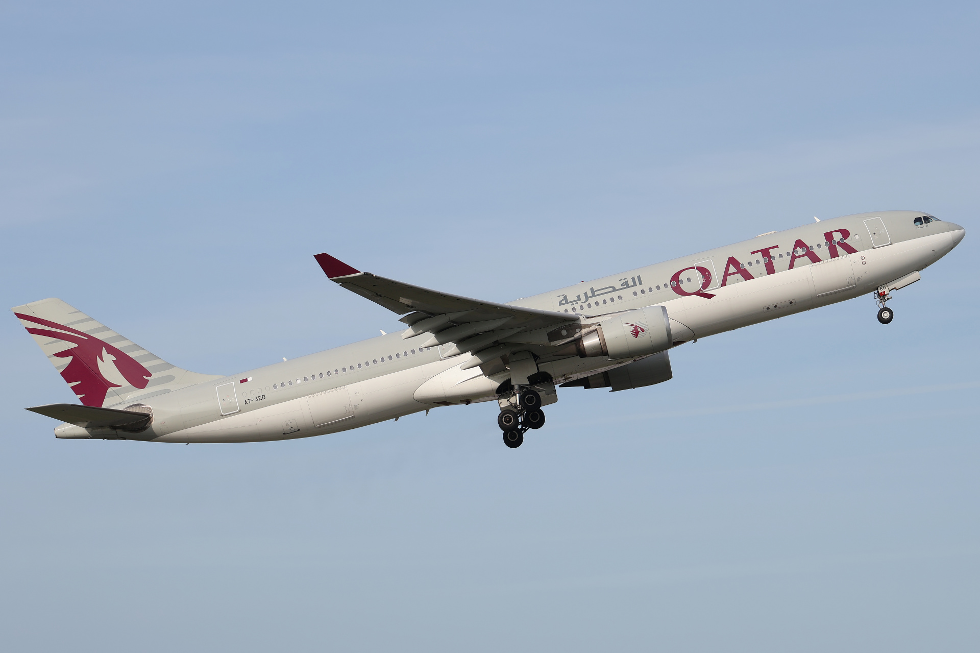 A7-AED (Aircraft » EPWA Spotting » Airbus A330-300 » Qatar Airways)