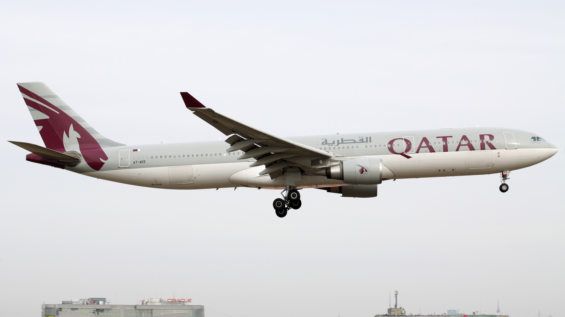 A7-AEE, Qatar Airways (Samoloty » Spotting na EPWA » Airbus A330-300 » Qatar Airways)