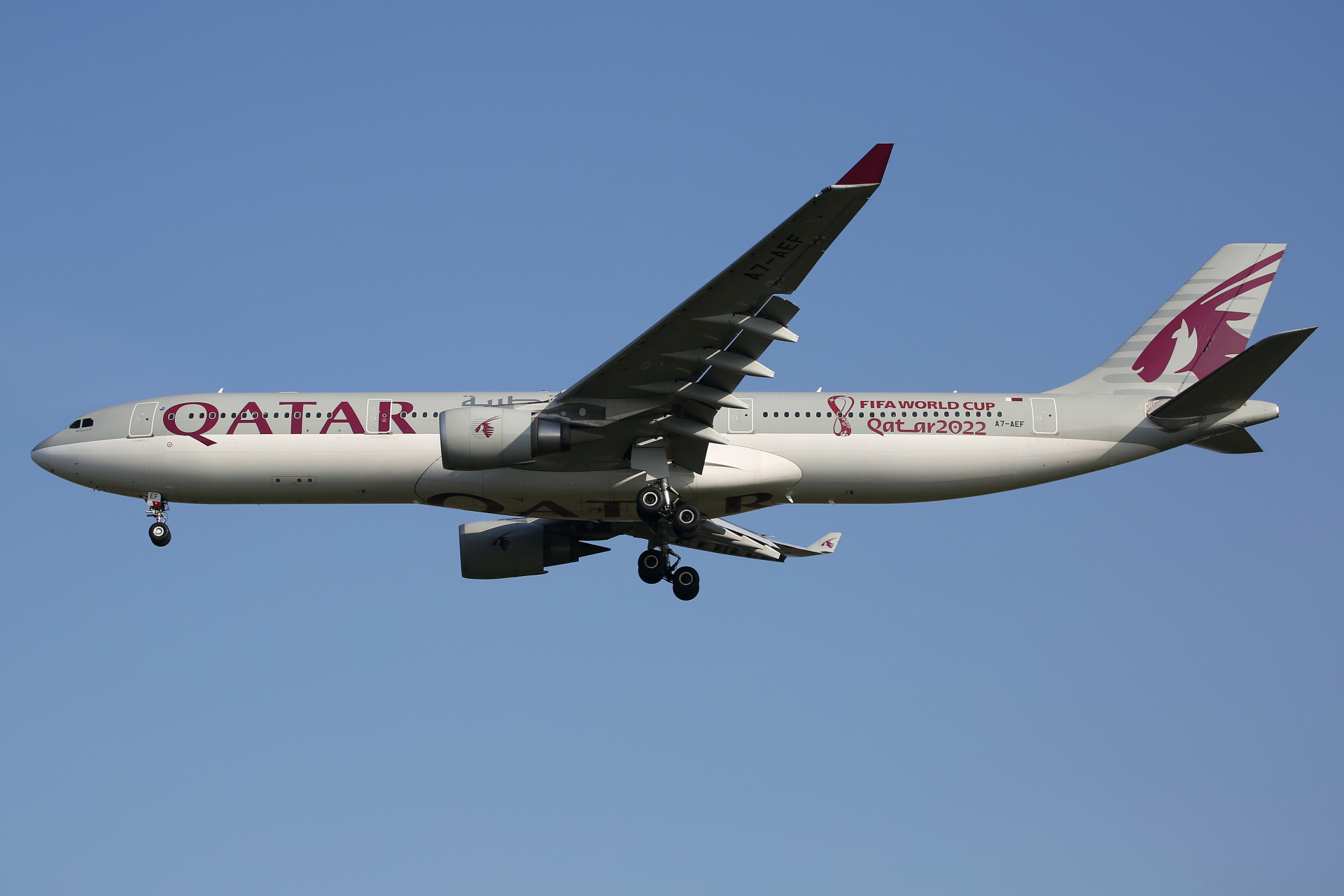 A7-AEF (malowanie FIFA World Cup Qatar 2022) (Samoloty » Spotting na EPWA » Airbus A330-300 » Qatar Airways)