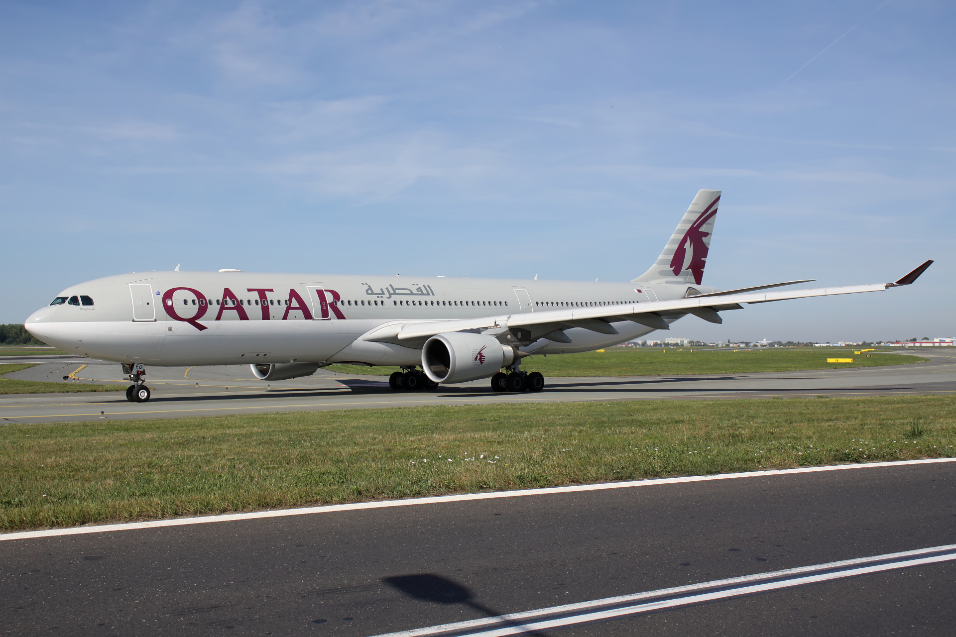 A7-AEO (Aircraft » EPWA Spotting » Airbus A330-300 » Qatar Airways)