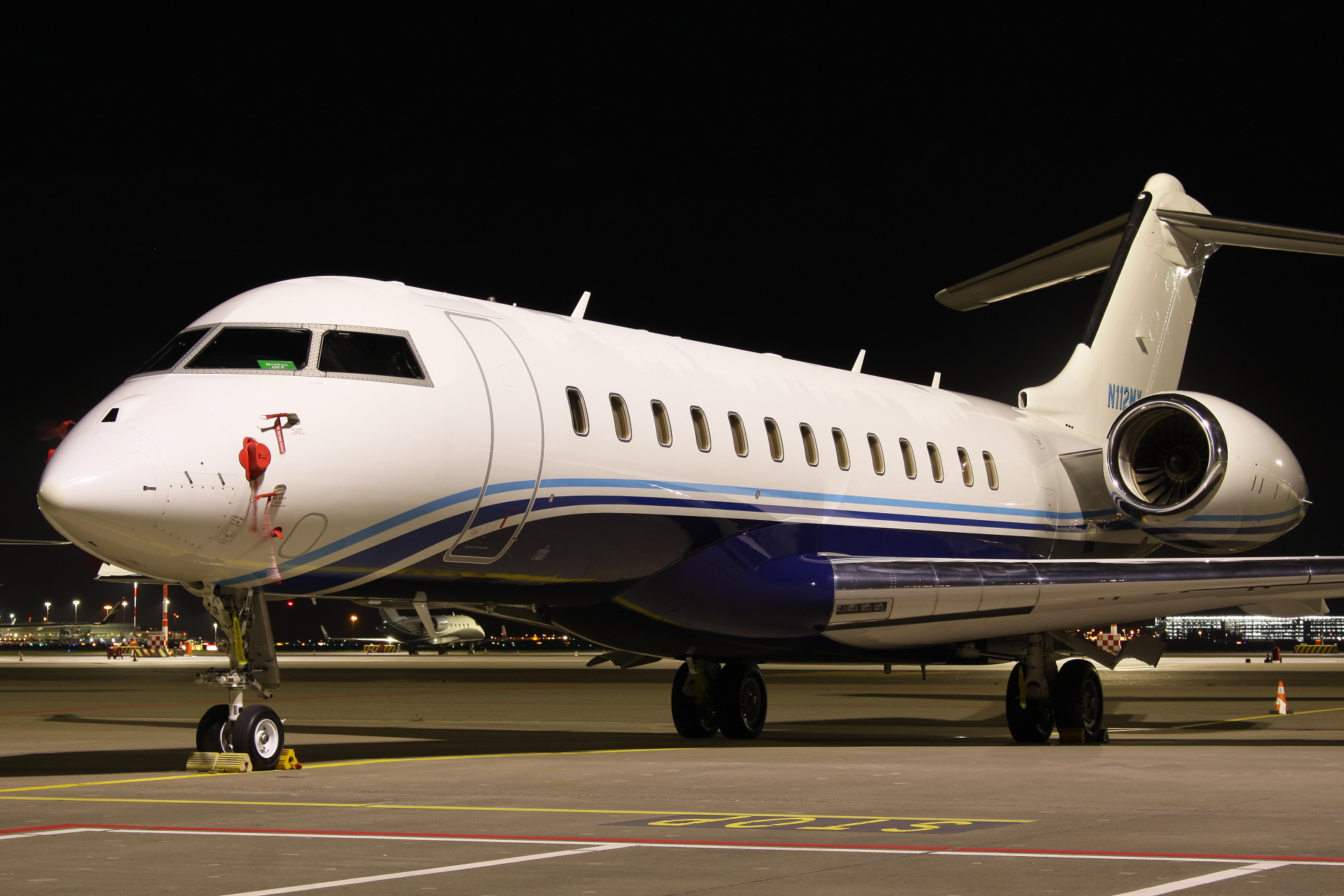 6000, N112MY, prywatny (Samoloty » Spotting na Schiphol » Bombardier BD-700 Global Express)
