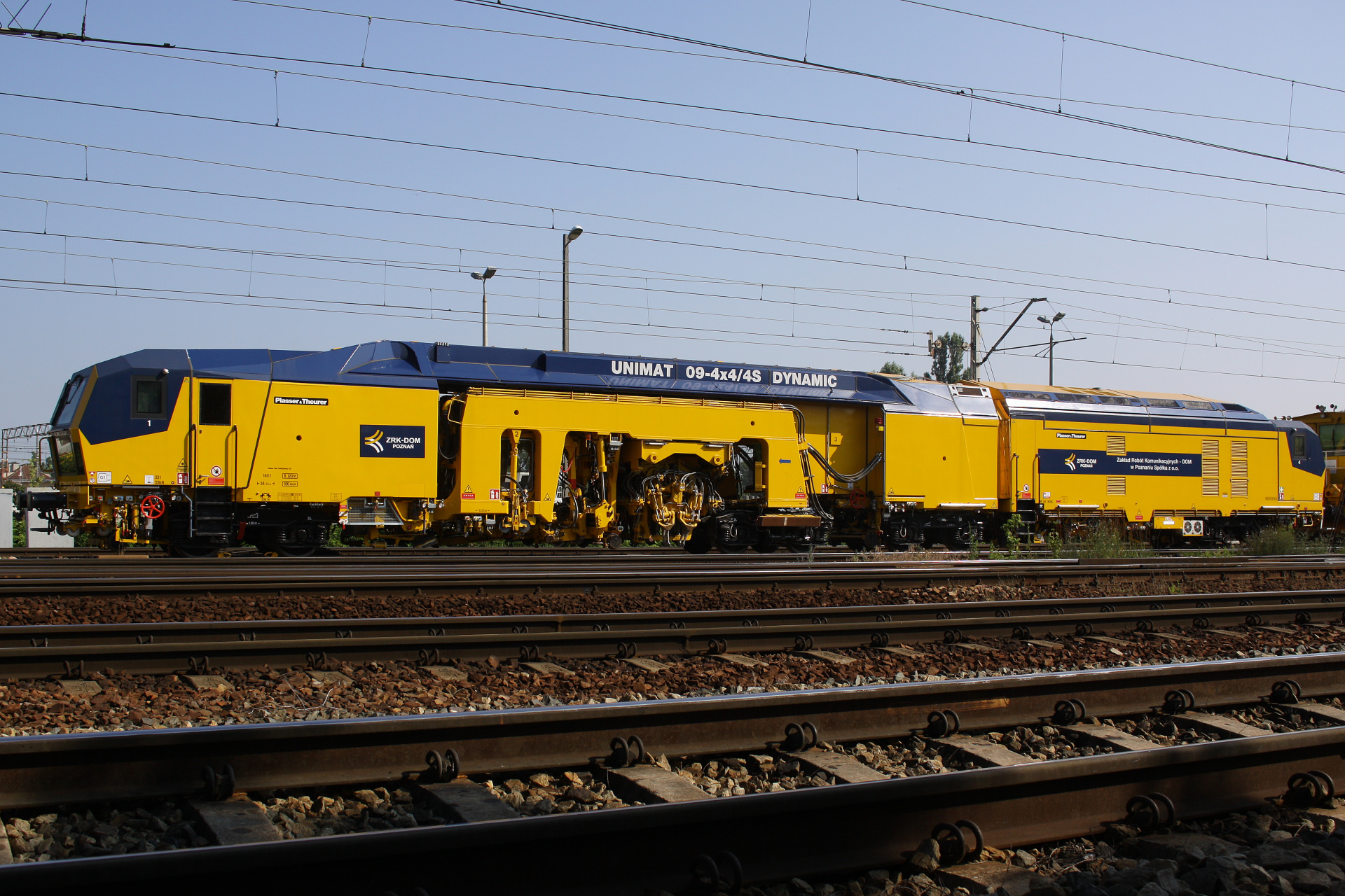 Plasser & Theurer Unimat 09-4x4/4S Dynamic E<sup>3</sup> (Pojazdy » Pociągi i lokomotywy » Techniczne)