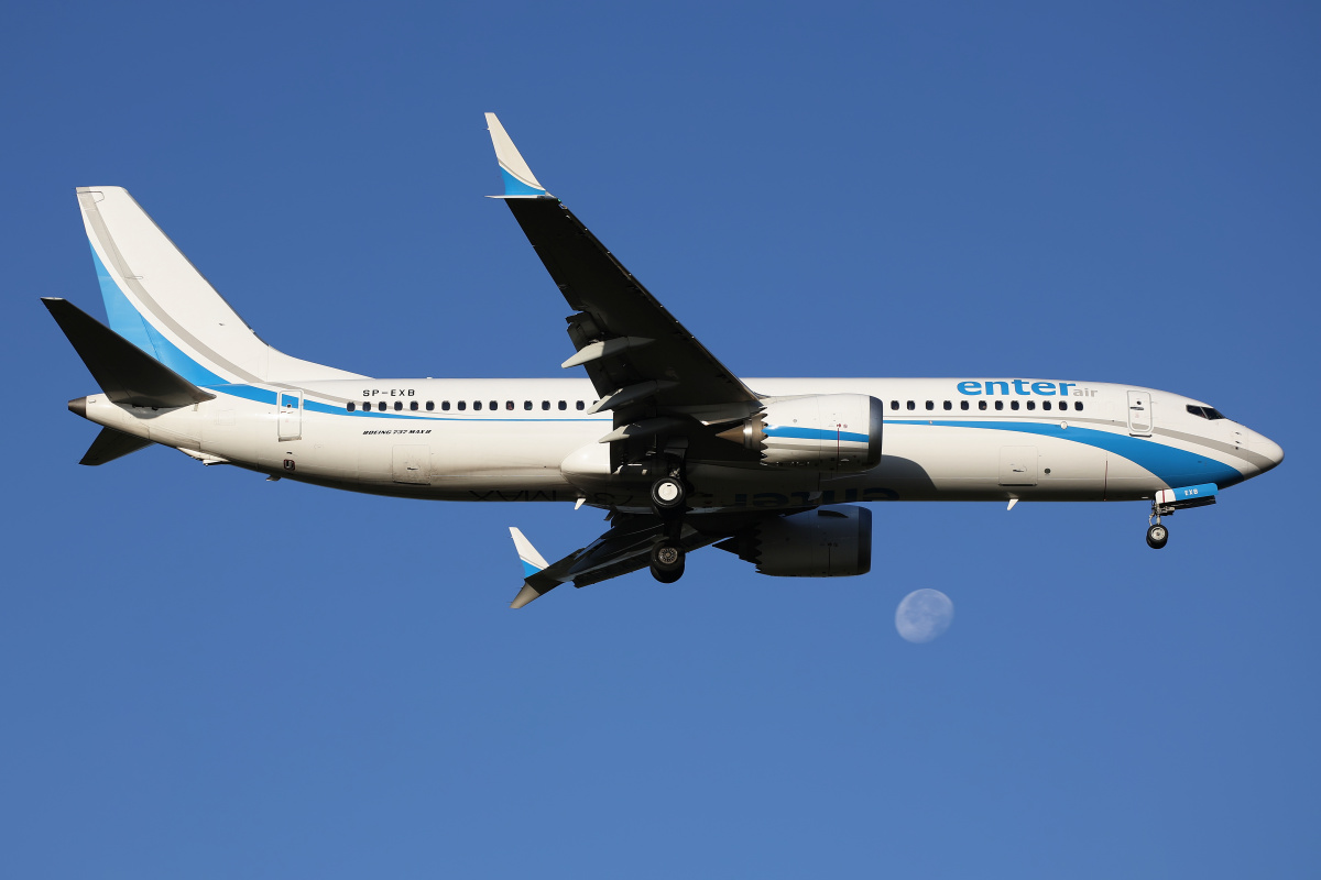 SP-EXB (Aircraft » EPWA Spotting » Boeing 737-8 MAX » Enter Air)