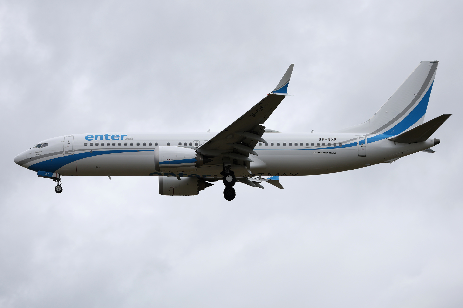 SP-EXF (Klaudiusz “Fryta” sticker) (Aircraft » EPWA Spotting » Boeing 737-8 MAX » Enter Air)