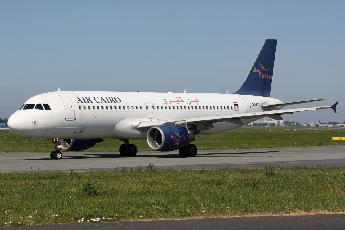 SU-BPX (Aircraft » EPWA Spotting » Airbus A320-200 » Air Cairo)