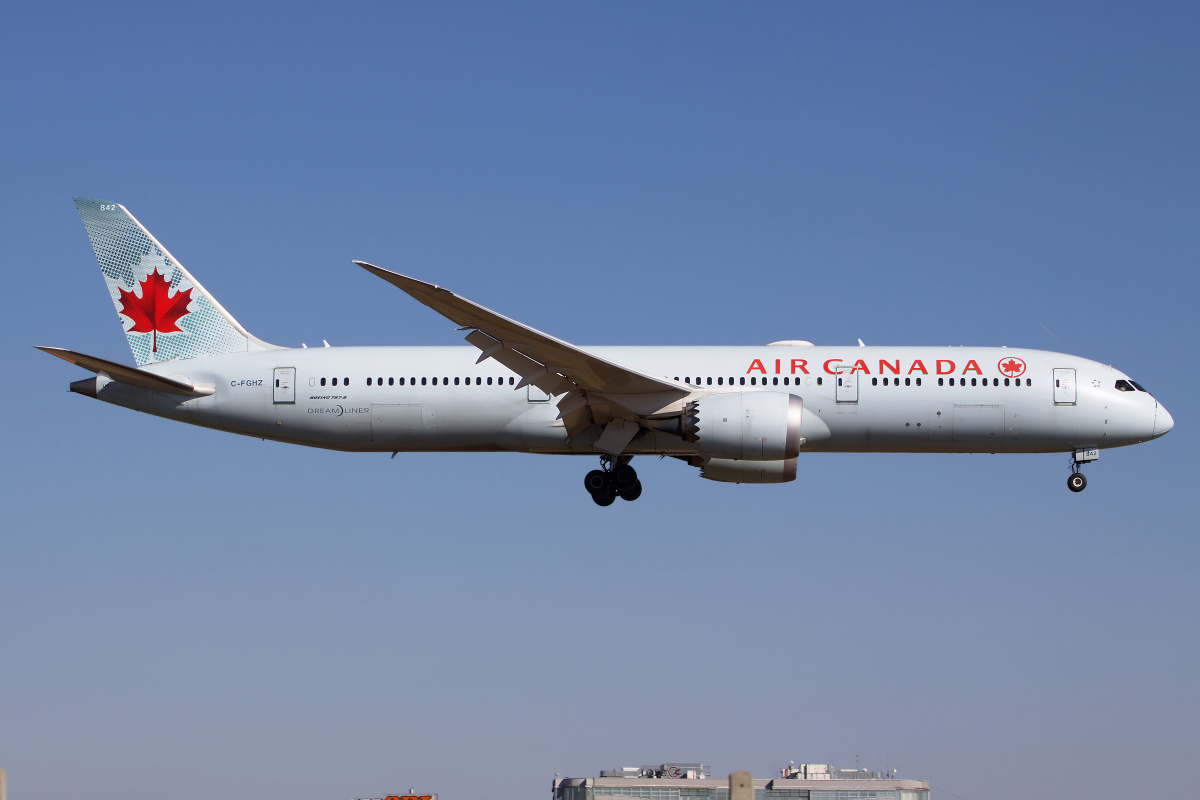 C-FGHZ, Air Canada (Samoloty » Spotting na EPWA » Boeing 787-9 Dreamliner)