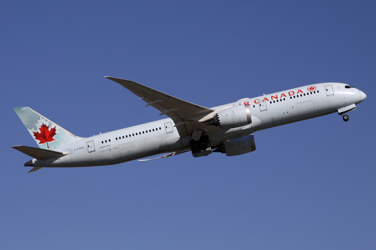 C-FGHZ, Air Canada (Samoloty » Spotting na EPWA » Boeing 787-9 Dreamliner)