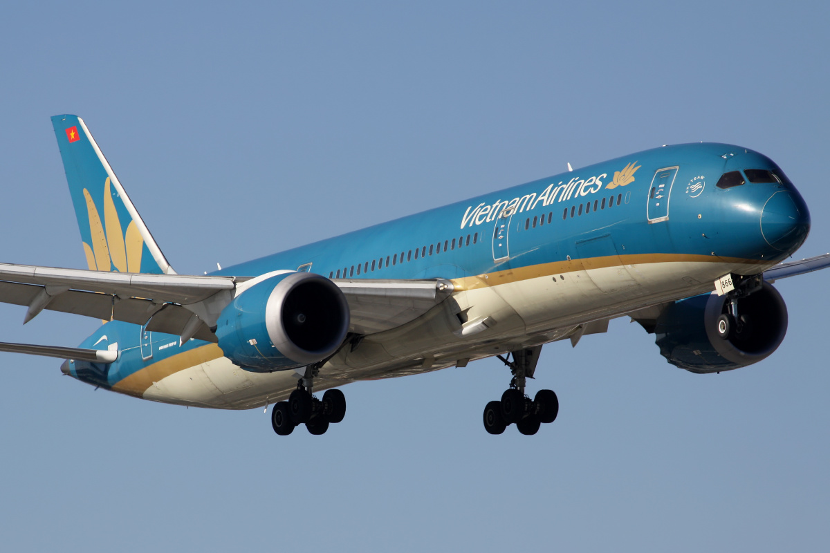 VN-A866, Vietnam Airlines (Aircraft » EPWA Spotting » Boeing 787-9 Dreamliner)