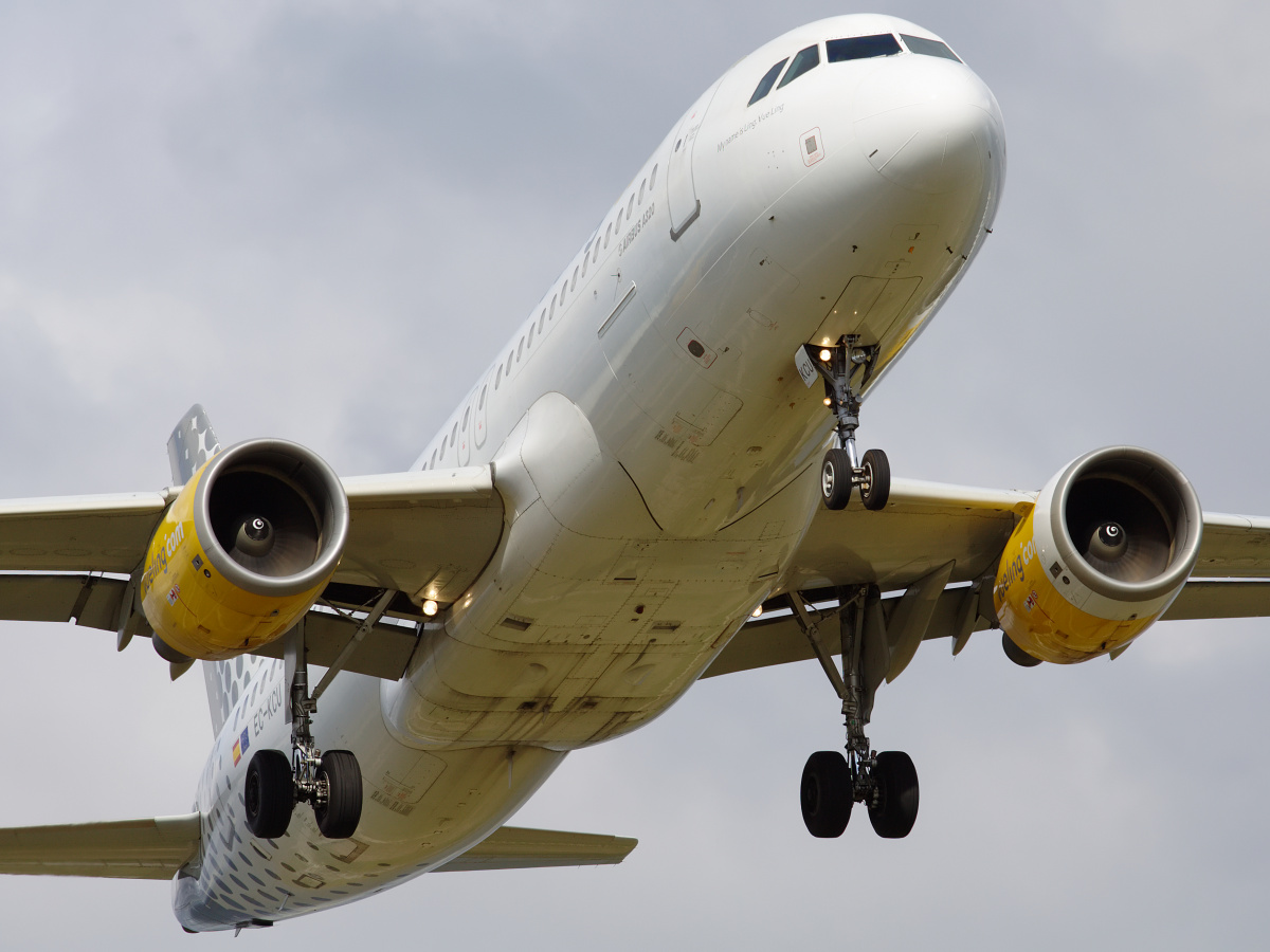 EC-KCU, Vueling Airlines (Aircraft » Copenhagen Kastrup Spotting » Airbus A320-200)