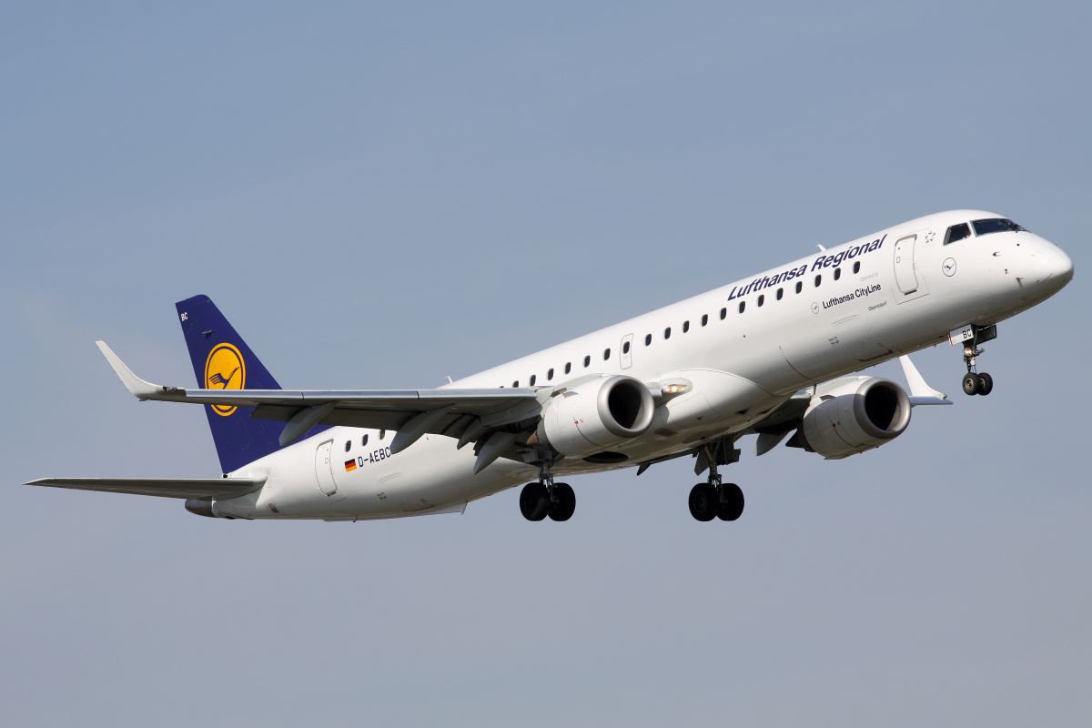 D-AEBC (Lufthansa CityLine) (Samoloty » Spotting na EPWA » Embraer E195 » Lufthansa Regional)