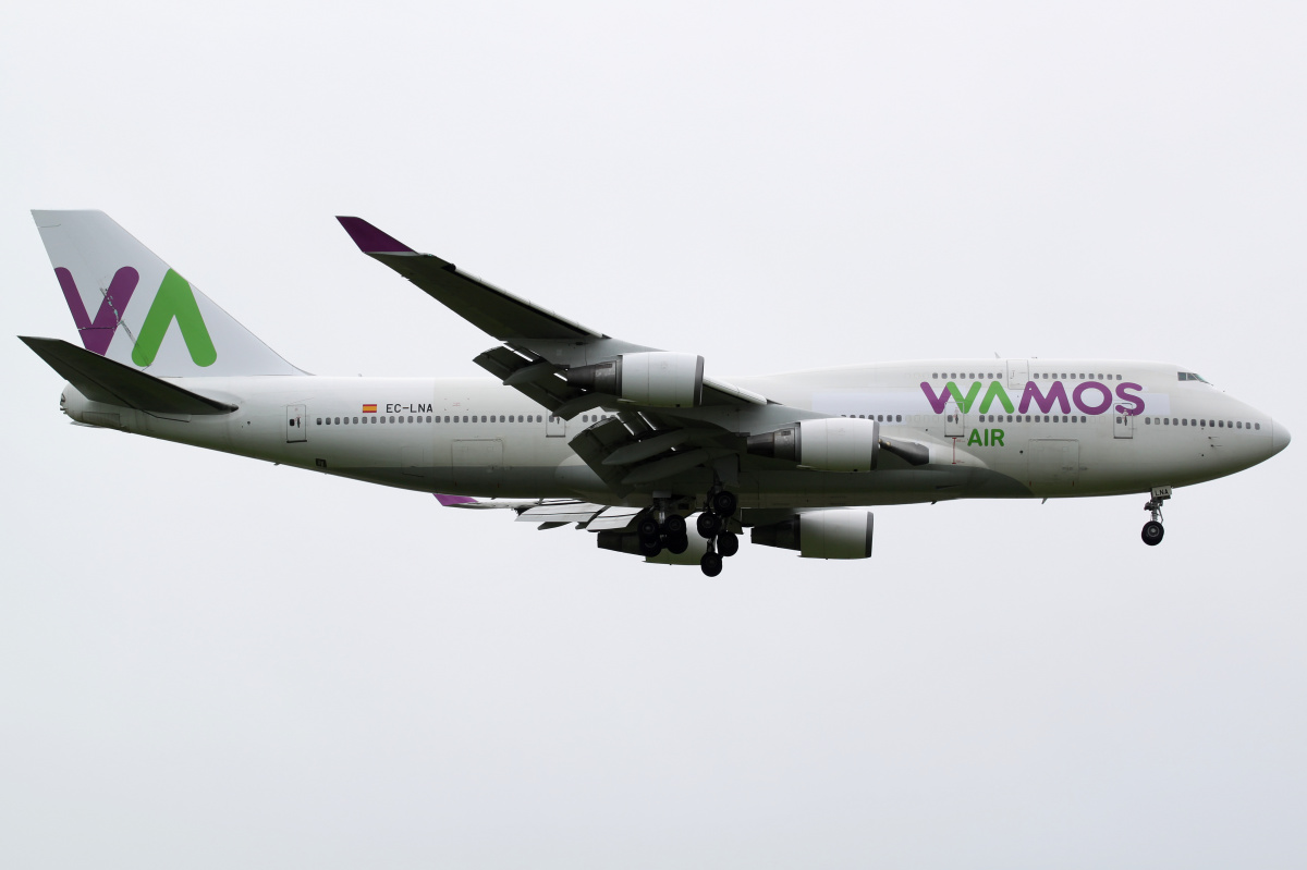 EC-LNA (Samoloty » Spotting na EPWA » Boeing 747-400 » Wamos Air)