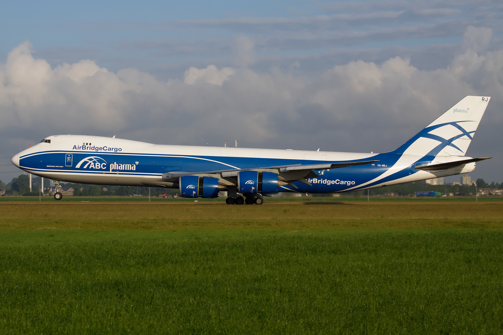 VQ-BRJ (malowanie ABC Pharma) (Samoloty » Spotting na Schiphol » Boeing 747-8F » AirBridgeCargo Airlines)