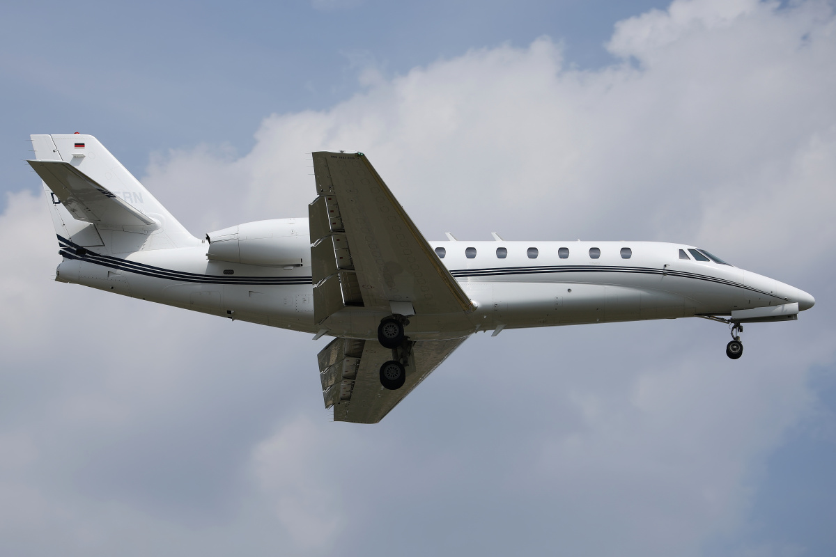 D-CBAY(ern), Aeroways (Aircraft » EPWA Spotting » Cessna 680 Citation Sovereign)