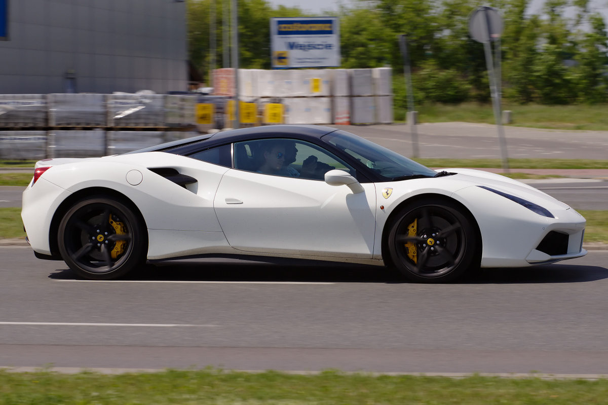 Ferrari 488GTB (Vehicles)