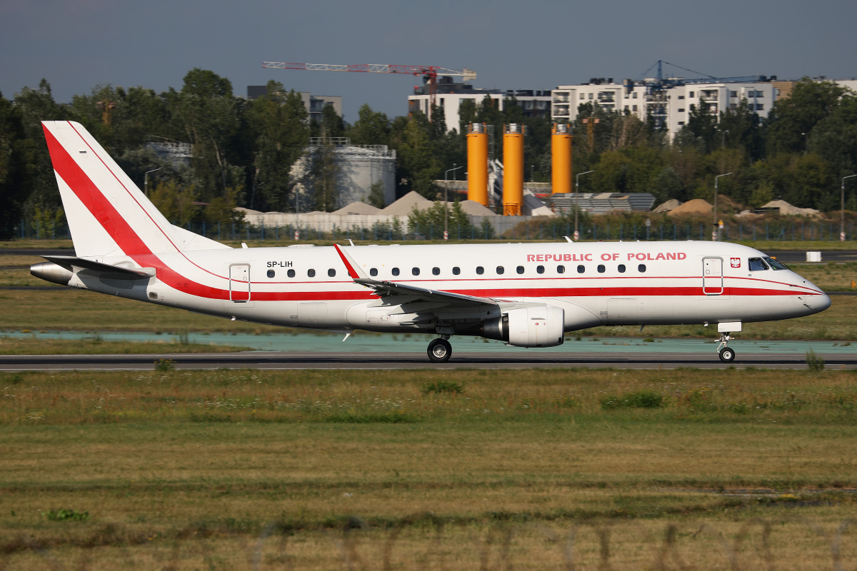 SP-LIH (Aircraft » EPWA Spotting » Embraer E175 (ERJ-170-200) » Poland - Government)