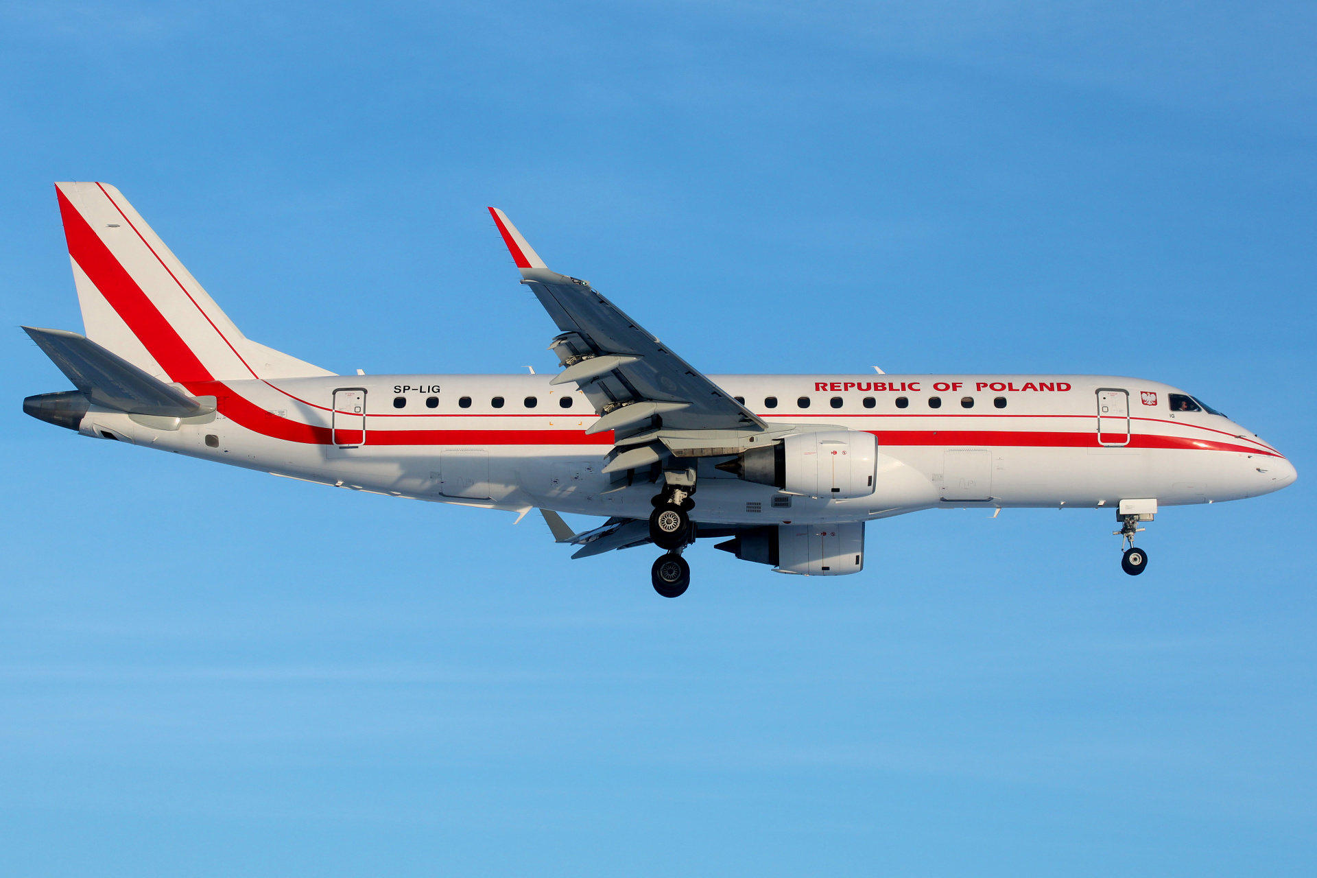 SP-LIG (LOT Polish Airlines) (Aircraft » EPWA Spotting » Embraer E175 » Poland - Government)
