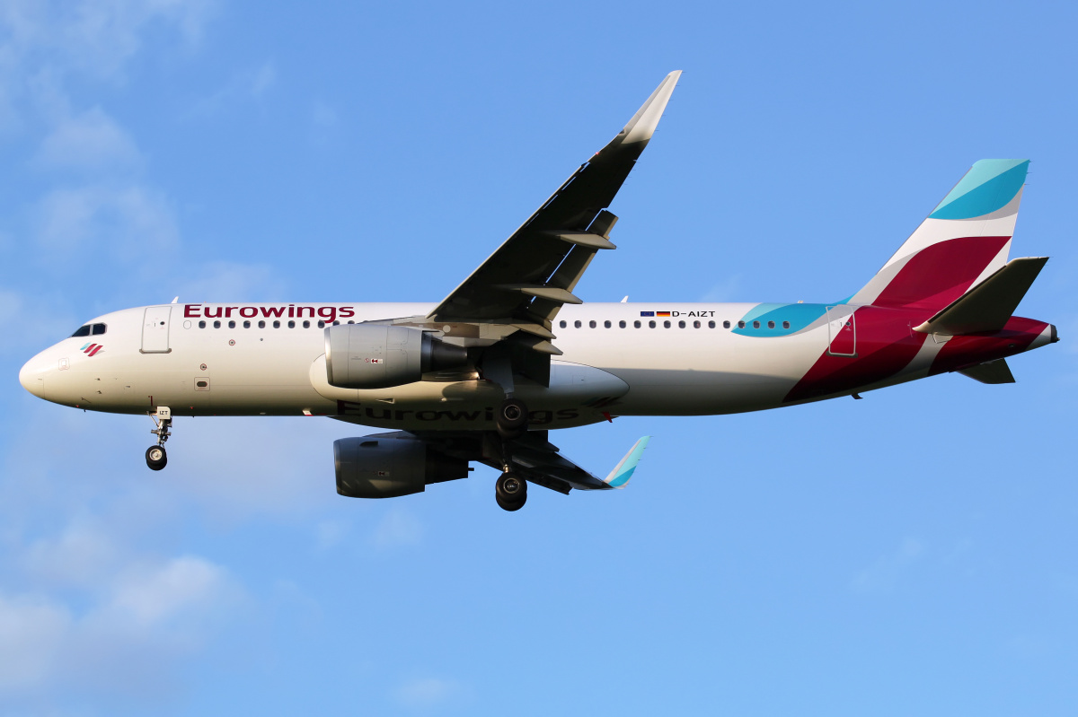 D-AIZT (Samoloty » Spotting na EPWA » Airbus A320-200 » Eurowings)