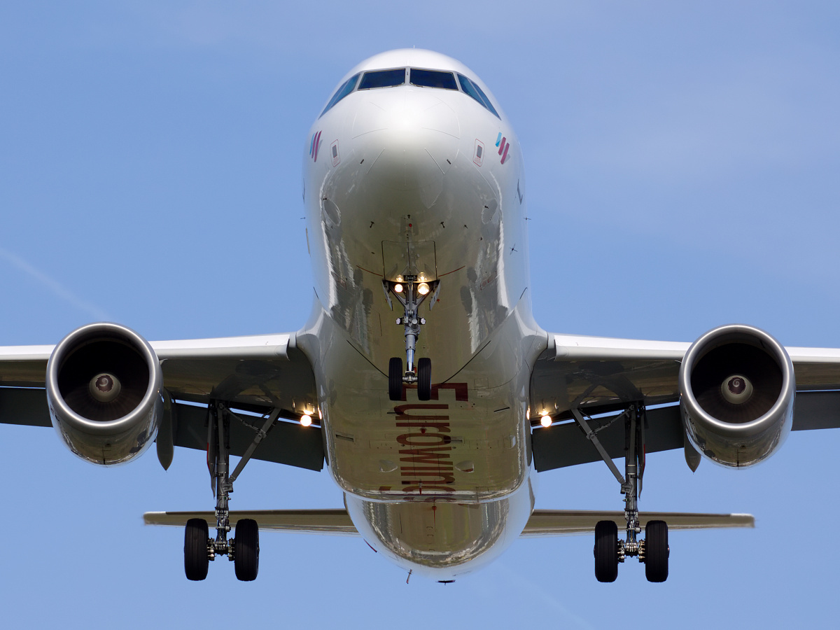 D-AIZU (Samoloty » Spotting na EPWA » Airbus A320-200 » Eurowings)