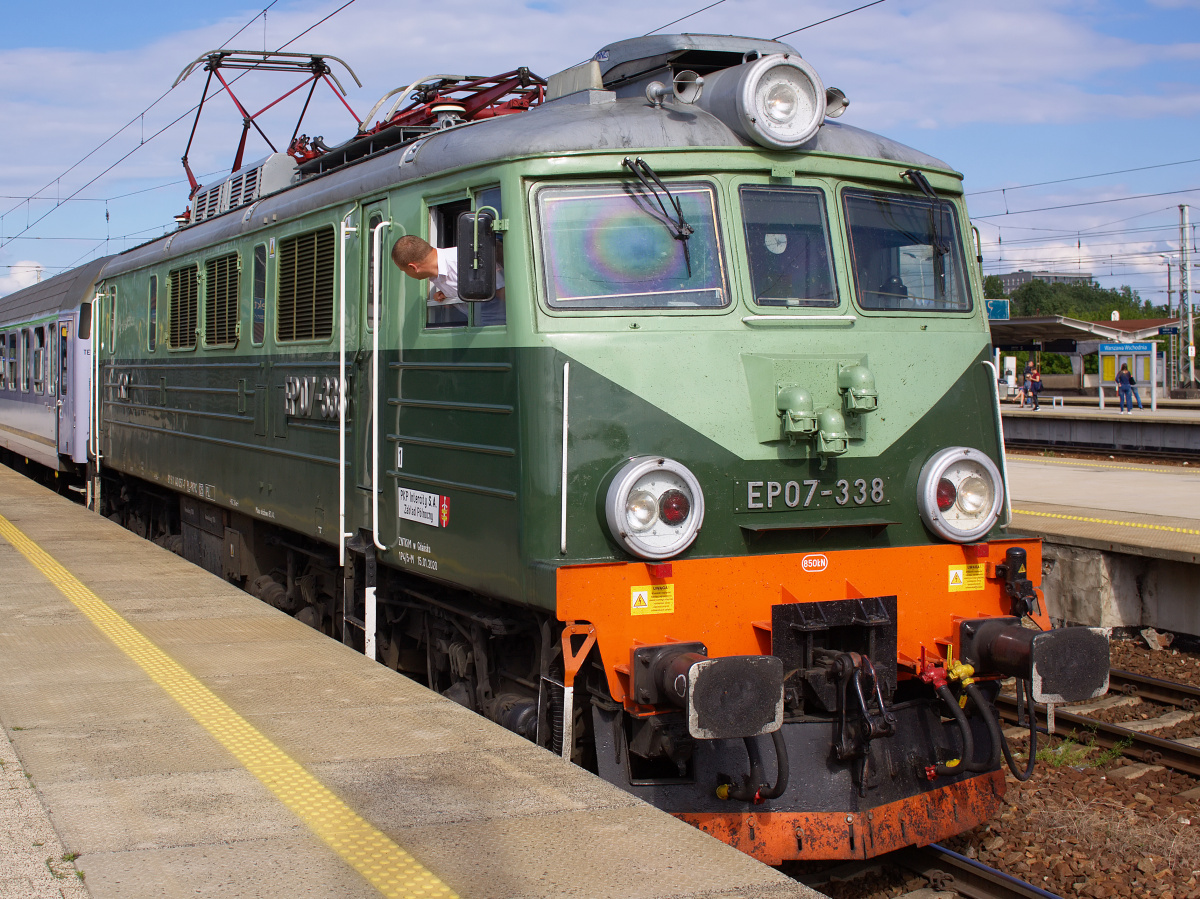 EP07-338 (new retro livery) (Vehicles » Trains and Locomotives » HCP 303E » PKP Intercity)