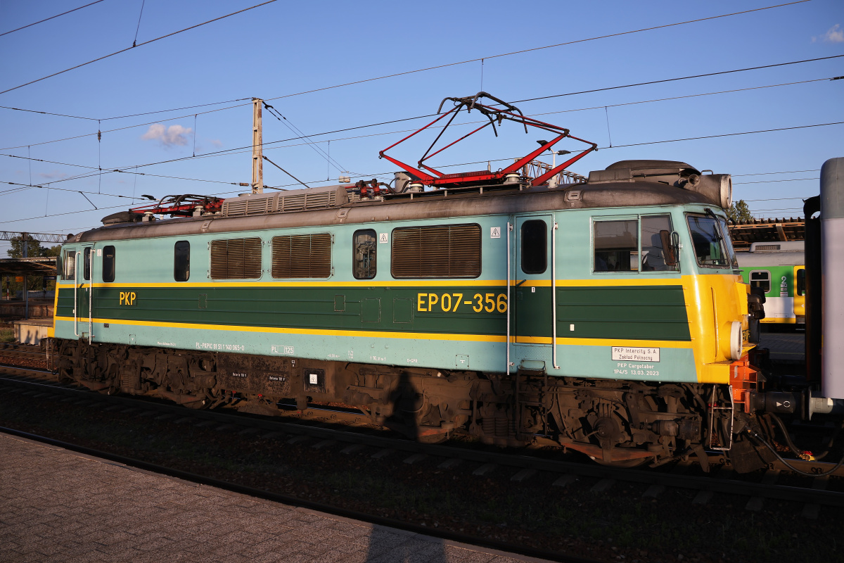 EP07-356 (retro livery)