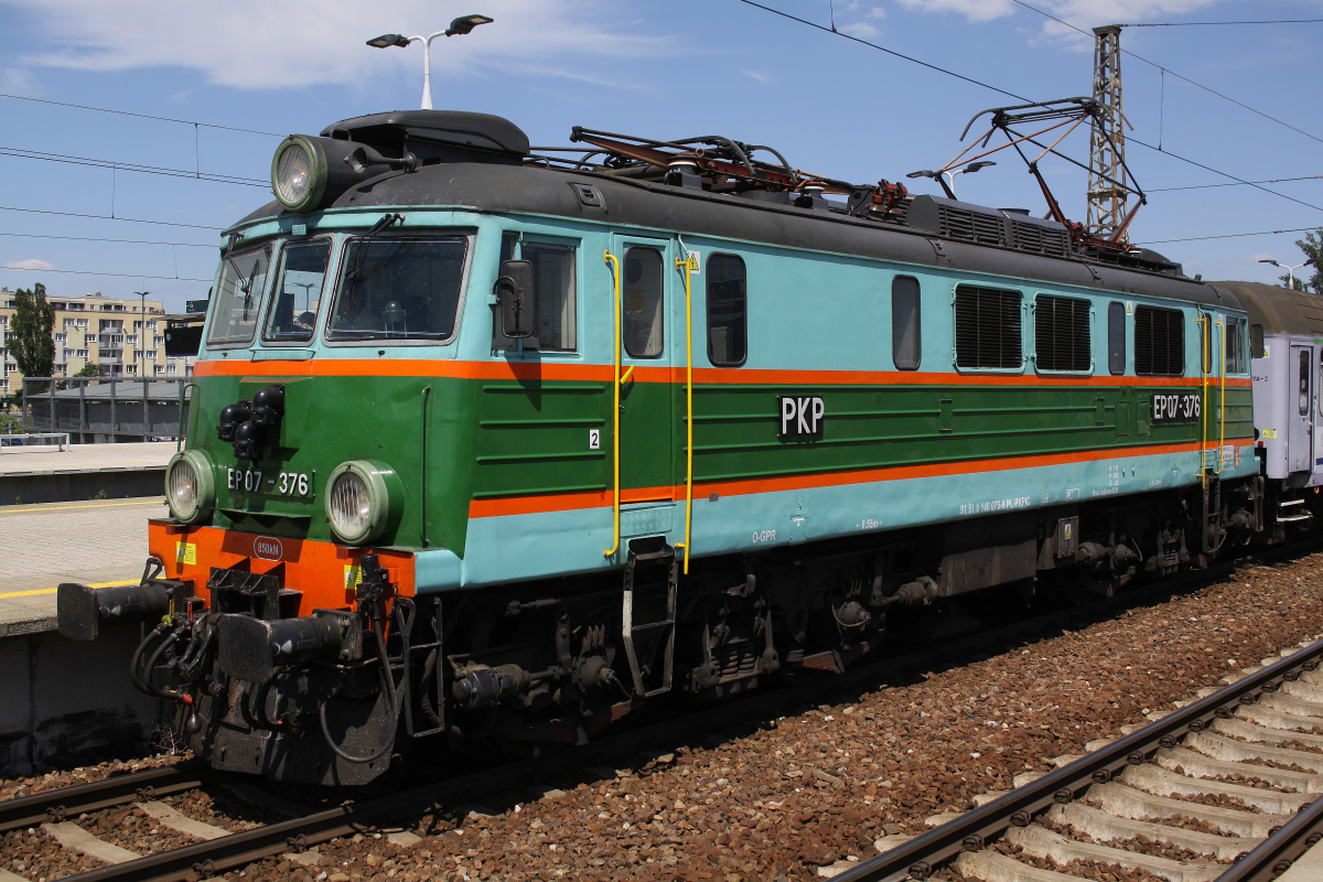 EP07-376 (retro livery) (Vehicles » Trains and Locomotives » HCP 303E » PKP Intercity)