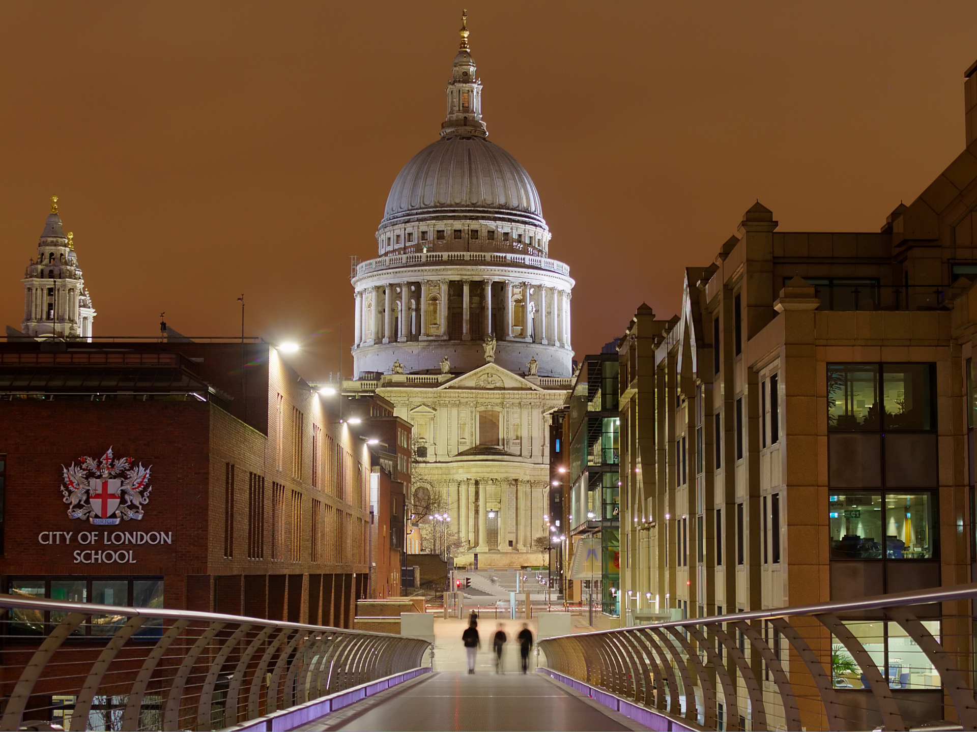 St. Paul's Cathedral from Millenium Bridge (Travels » London » London at Night)
