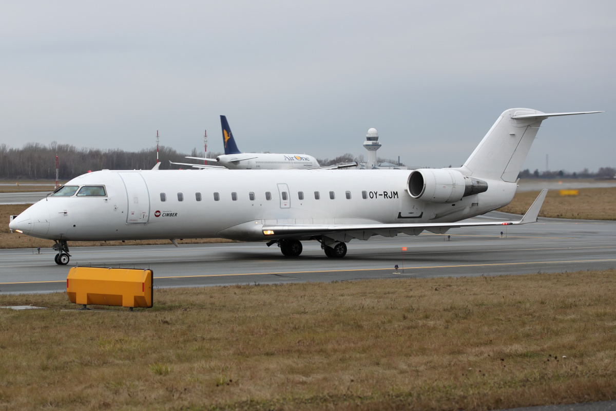 OY-RJM (Aircraft » EPWA Spotting » Bombardier CL-600 Regional Jet » CRJ-200 » Cimber Air)