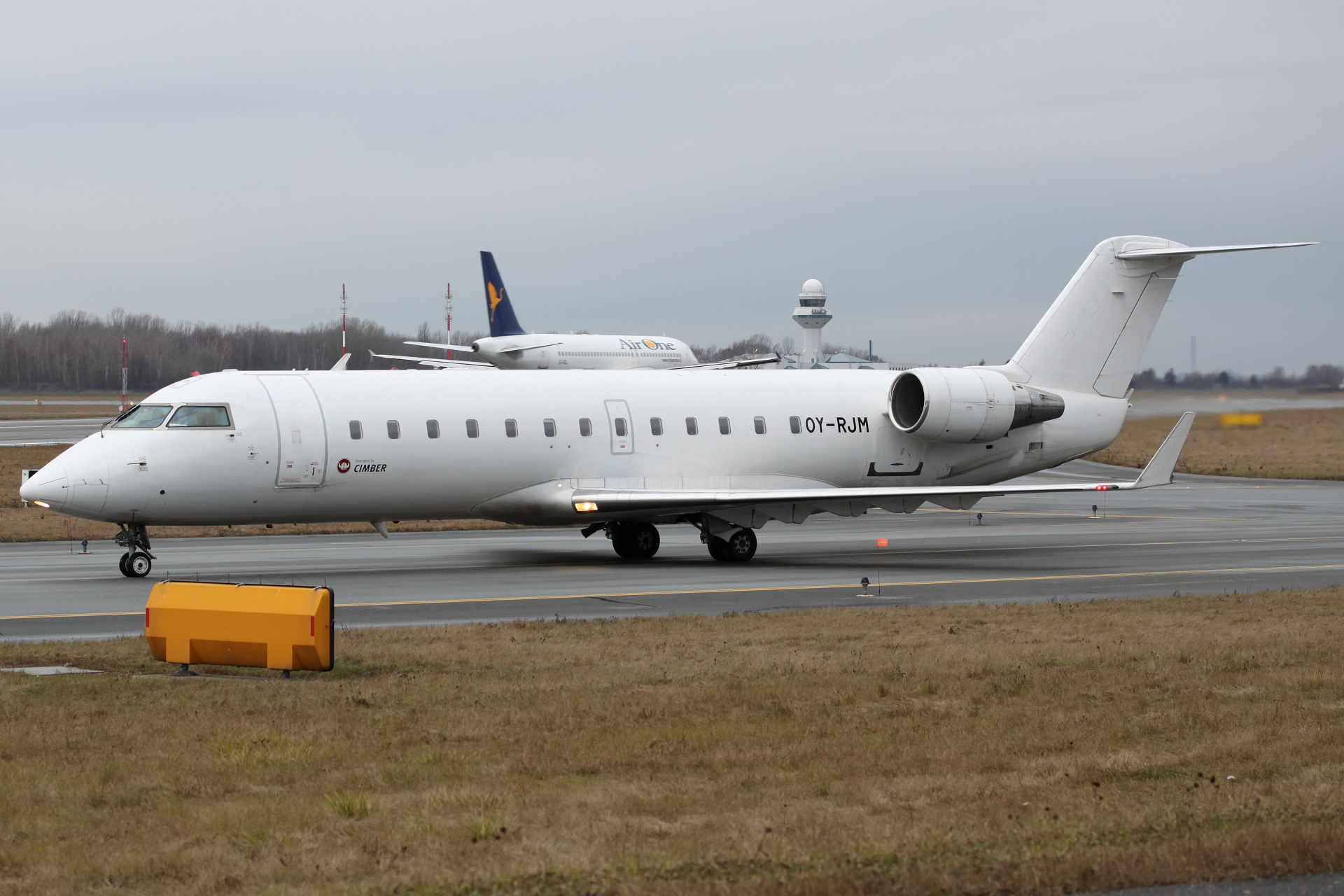 OY-RJM (Aircraft » EPWA Spotting » Bombardier CL-600 Regional Jet » CRJ-200 » Cimber Air)