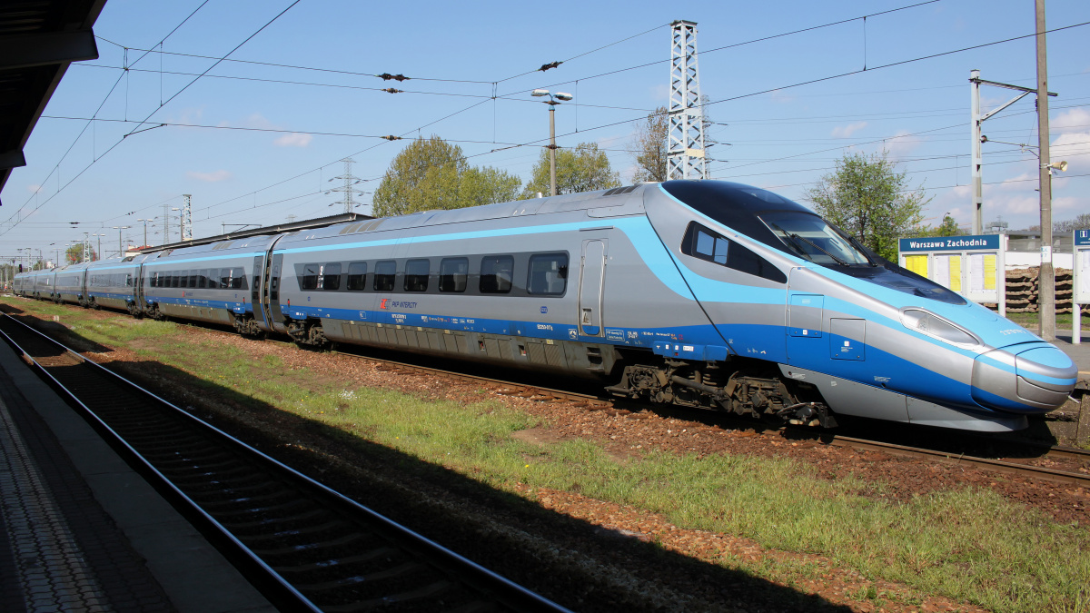 ED250-017 (Vehicles » Trains and Locomotives » Alstom ETR 610 (EMU250PKP) Pendolino)