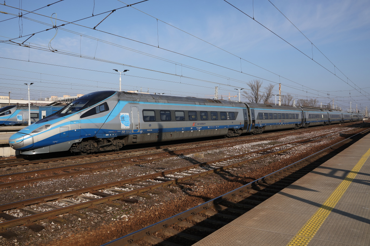 ED250-006 (naklejka "10 lat Pendolino PKP Intercity") (Pojazdy » Pociągi i lokomotywy » Alstom ETR 610 (EMU250PKP) Pendolino)