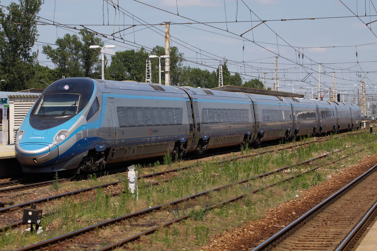 ED250-016 (20 Years of PKP Intercity sticker) (Vehicles » Trains and Locomotives » Alstom ETR 610 Pendolino)