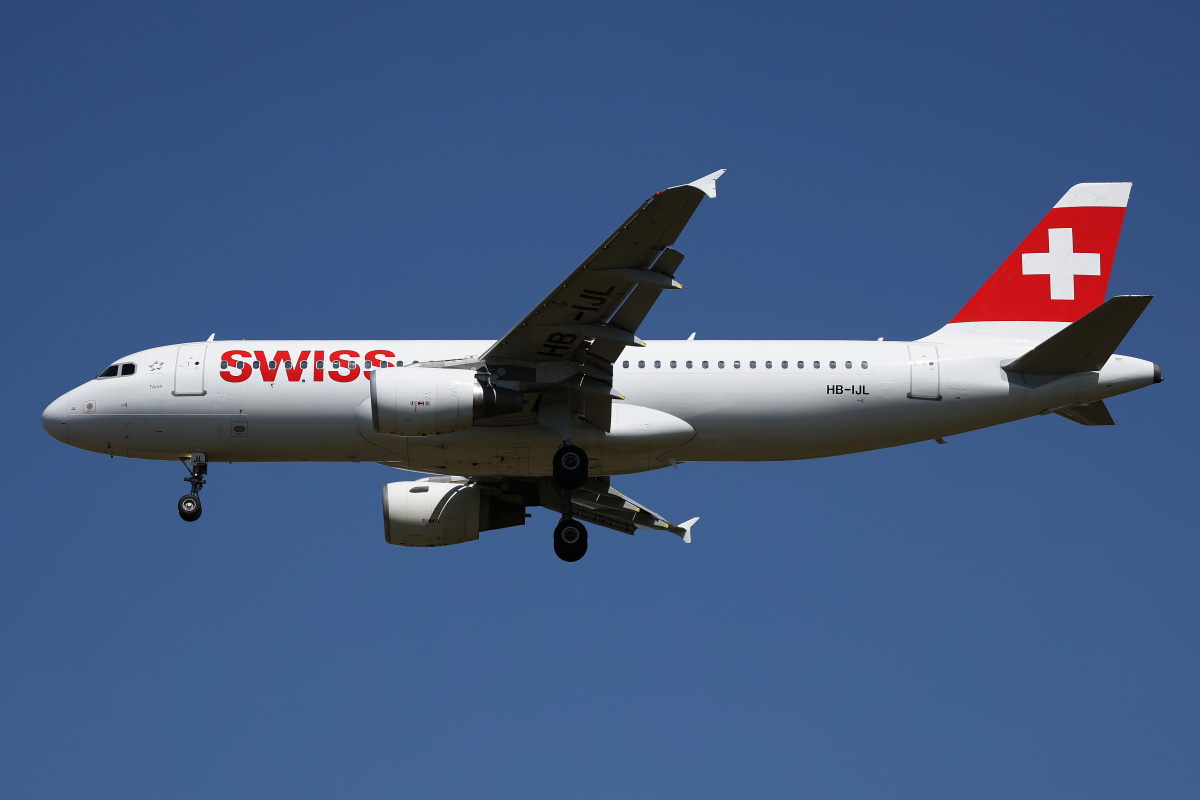 HB-IJL (Aircraft » EPWA Spotting » Airbus A320-200 » Swiss International Air Lines)