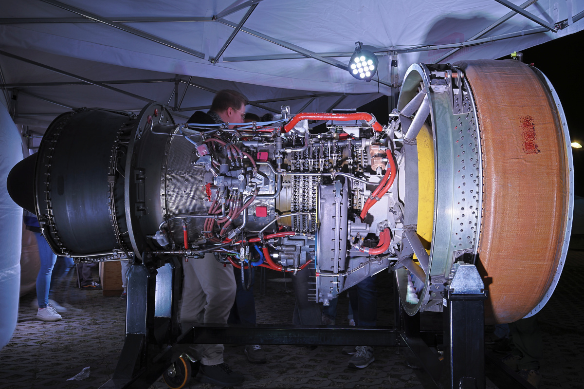 General Electric CF34-3 engine (Aircraft » Institute of Aviation)