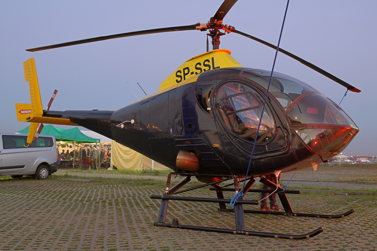 Schweizer 269D, SP-SSL, prywatny