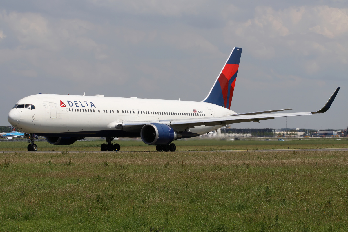 N176DZ (Aircraft » Schiphol Spotting » Boeing 767-300 » Delta Airlines)