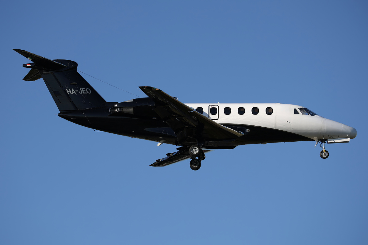 Citation III, HA-JEO, Jet-Stream (Samoloty » Spotting na EPWA » Cessna 650)