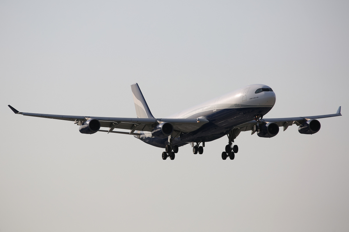 9H-SUN (Aircraft » EPWA Spotting » Airbus A340-300 » Hi Fly Malta)