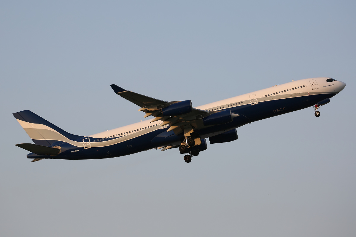 9H-SUN (Aircraft » EPWA Spotting » Airbus A340-300 » Hi Fly Malta)