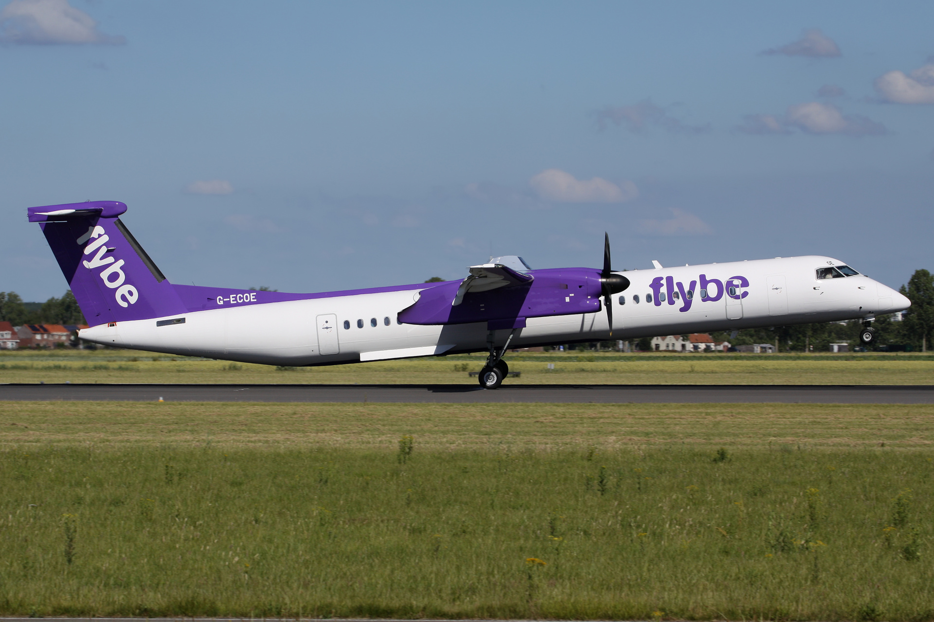 G-ECOE (Aircraft » Schiphol Spotting » Bombardier Q400 Dash 8 » FlyBe)